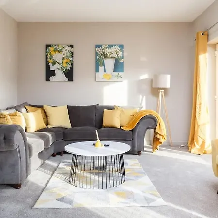 Ridge Court House - 6 Bedrooms - 5 Bathrooms - Sleeps 12 Leeds (West Yorkshire)