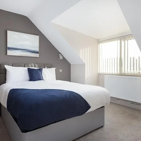 Ridge Court House - 6 Bedrooms - 5 Bathrooms - Sleeps 12 Holiday home Leeds (West Yorkshire)