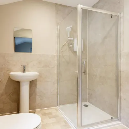 Ridge Court House - 6 Bedrooms - 5 Bathrooms - Sleeps 12 Holiday home