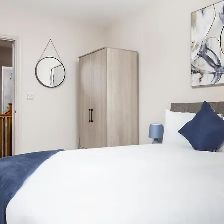 Ridge Court House - 6 Bedrooms - 5 Bathrooms - Sleeps 12